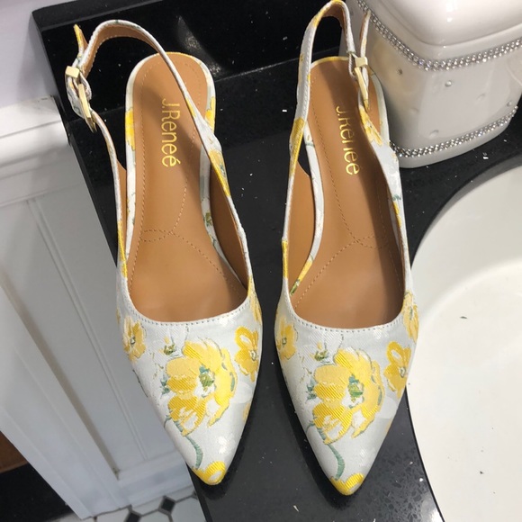J.Renee Shoes - NWOT J.Renee Fabric Floral Heels.